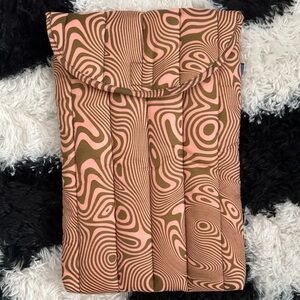 BAGGU Pink and Brown swirly puffy Sleeve